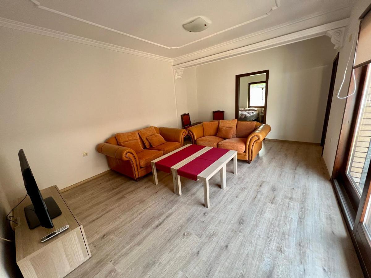Home Base Apartments Skopje Ngoại thất bức ảnh